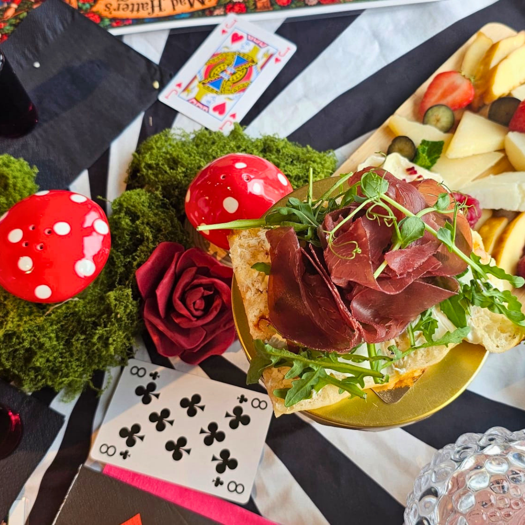 Mad Hatter's Afternoon Tea in Krakow, gallery photo 3